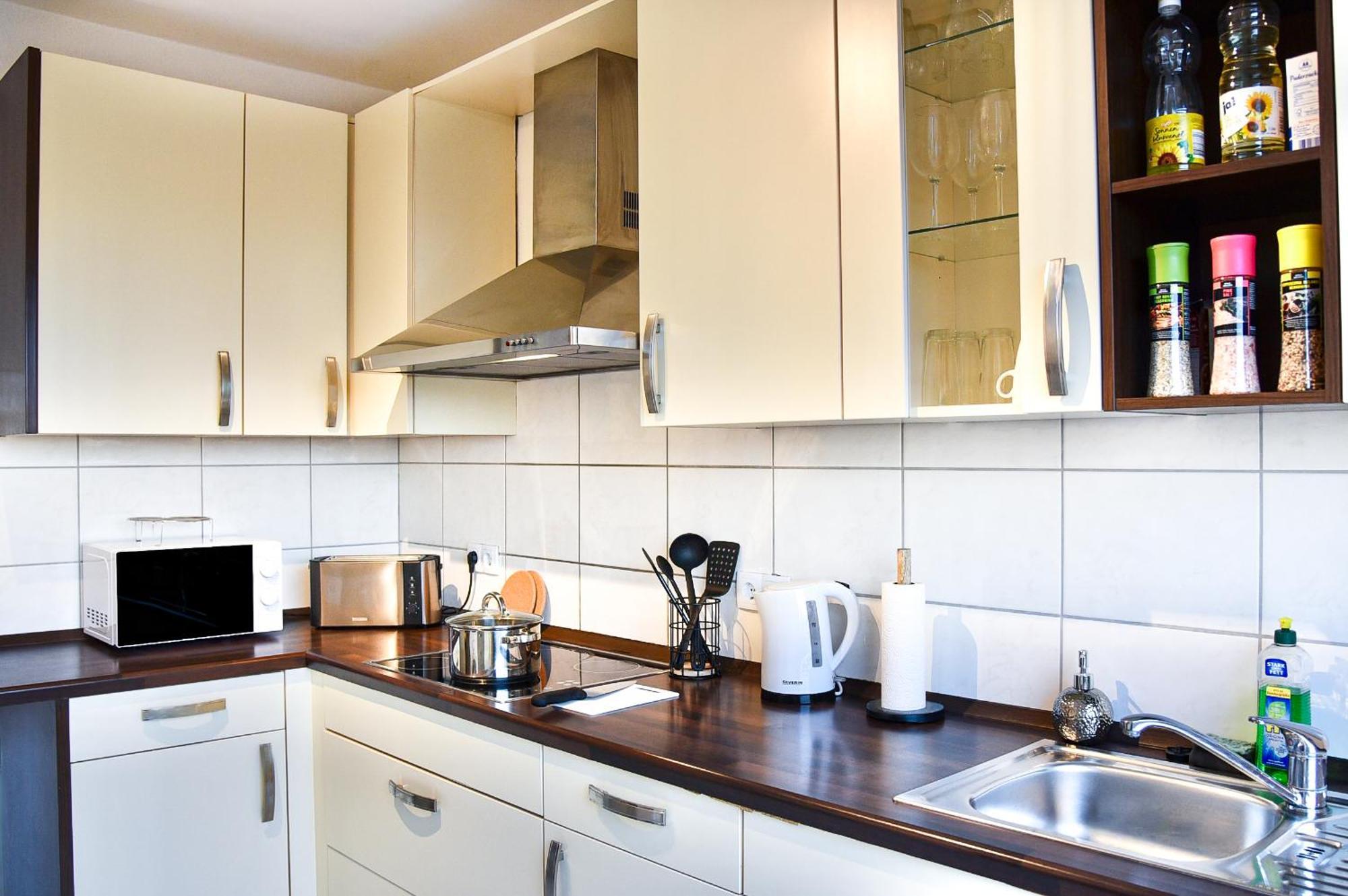 Ferienwohnung Deluxe! Hbf-Naehe Mit Kingsize-Bett, 65 M2 Duisburg Exterior foto