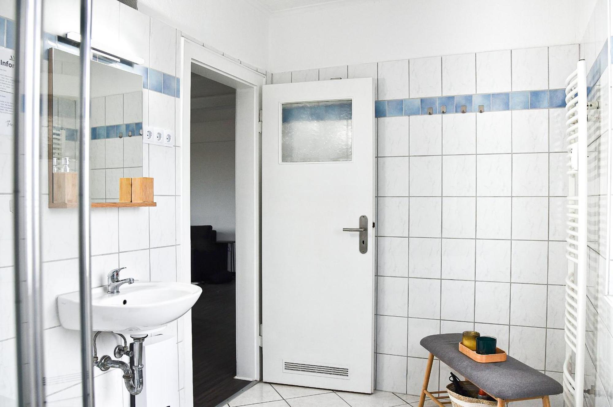 Ferienwohnung Deluxe! Hbf-Naehe Mit Kingsize-Bett, 65 M2 Duisburg Exterior foto